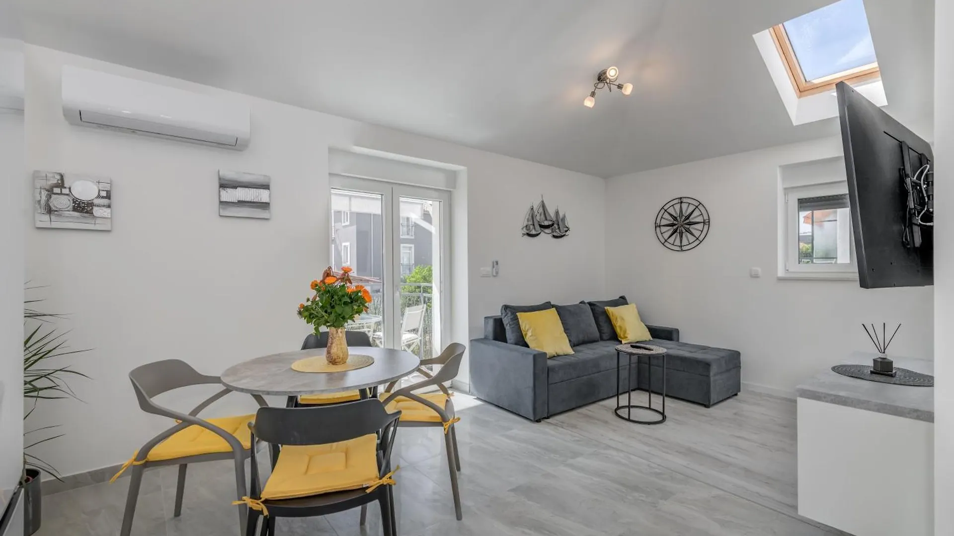 Luxury Central Apartments Evala Τρογκίρ 0*,  Κροατία