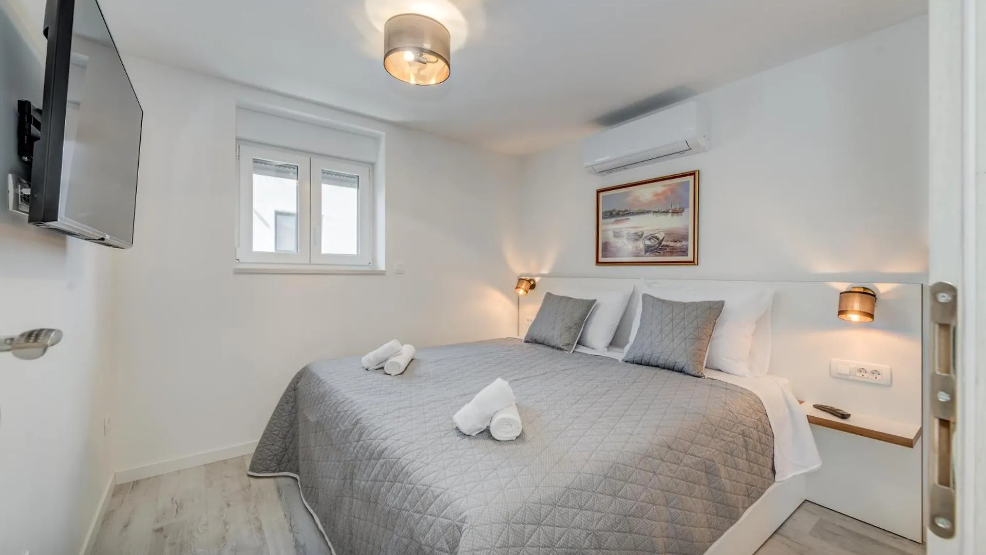 Luxury Central Apartments Evala Τρογκίρ