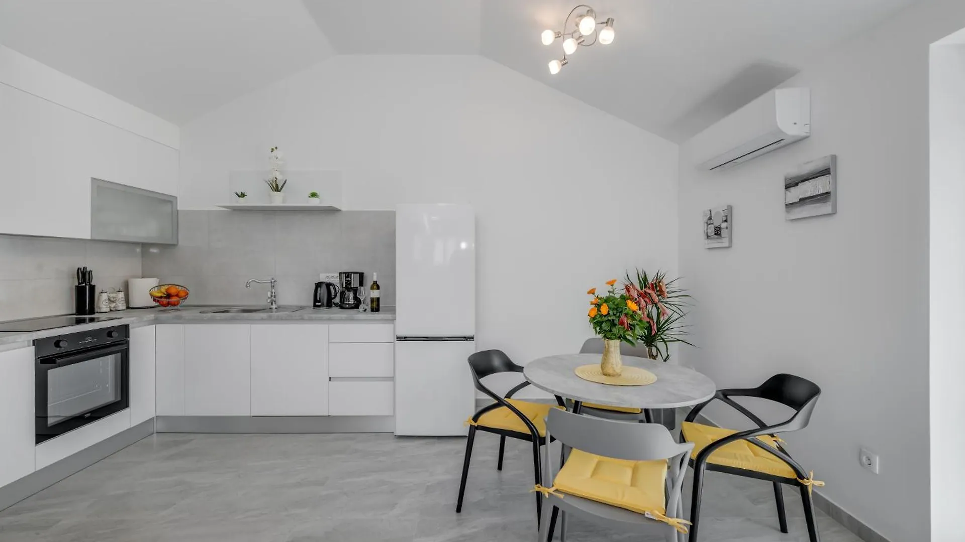 Luxury Central Apartments Evala Τρογκίρ