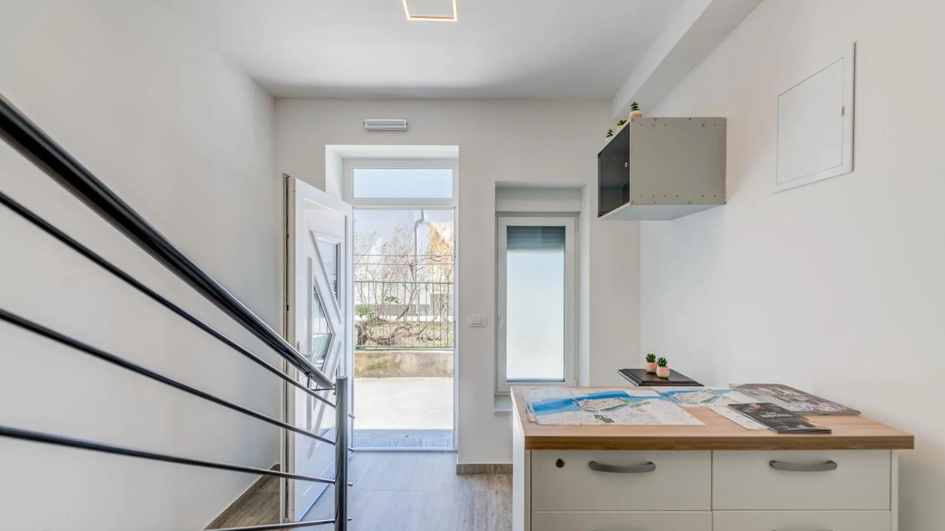 Luxury Central Apartments Evala Τρογκίρ