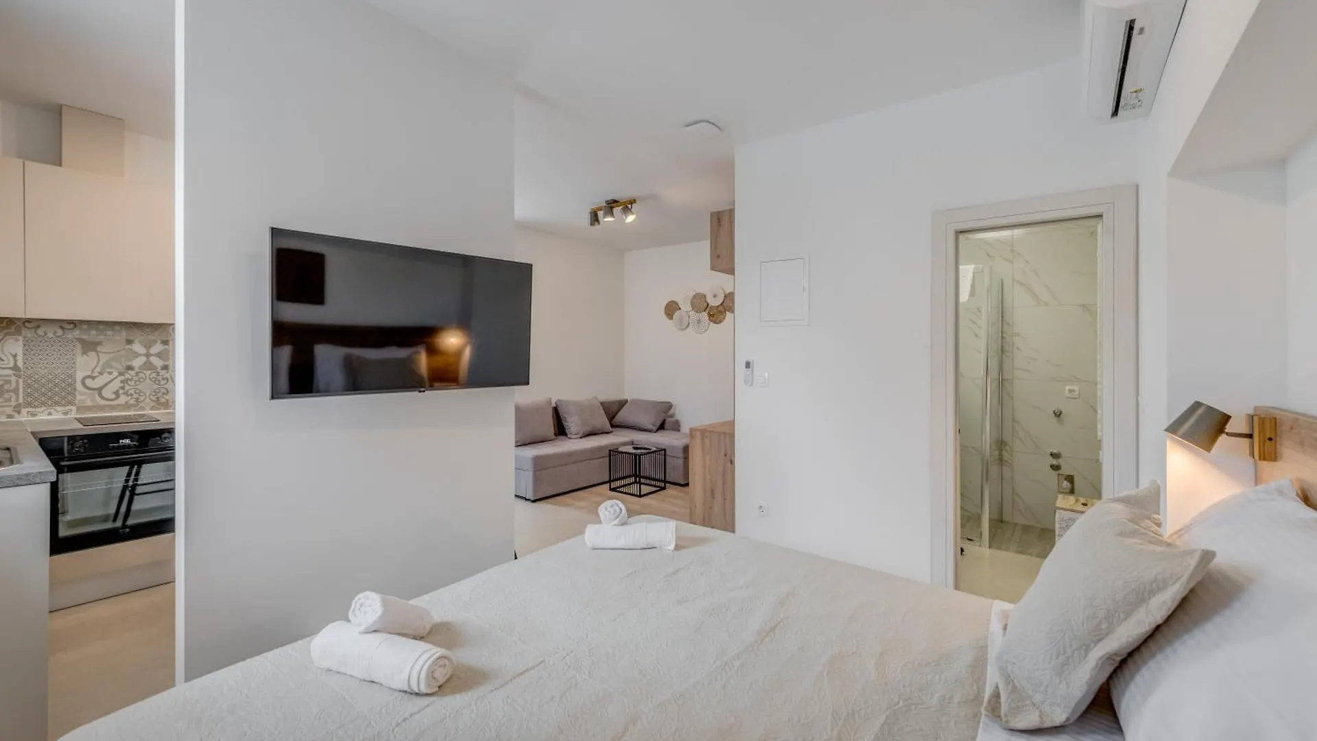 Luxury Central Apartments Evala Τρογκίρ