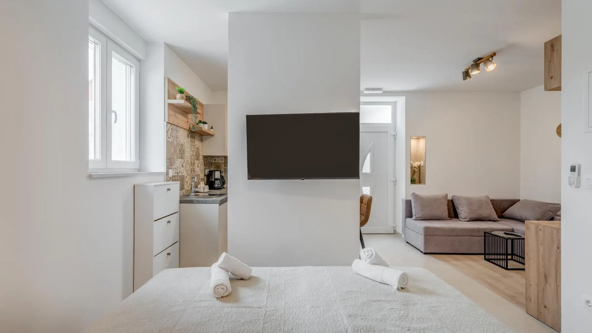Luxury Central Apartments Evala Τρογκίρ 0*,  Κροατία
