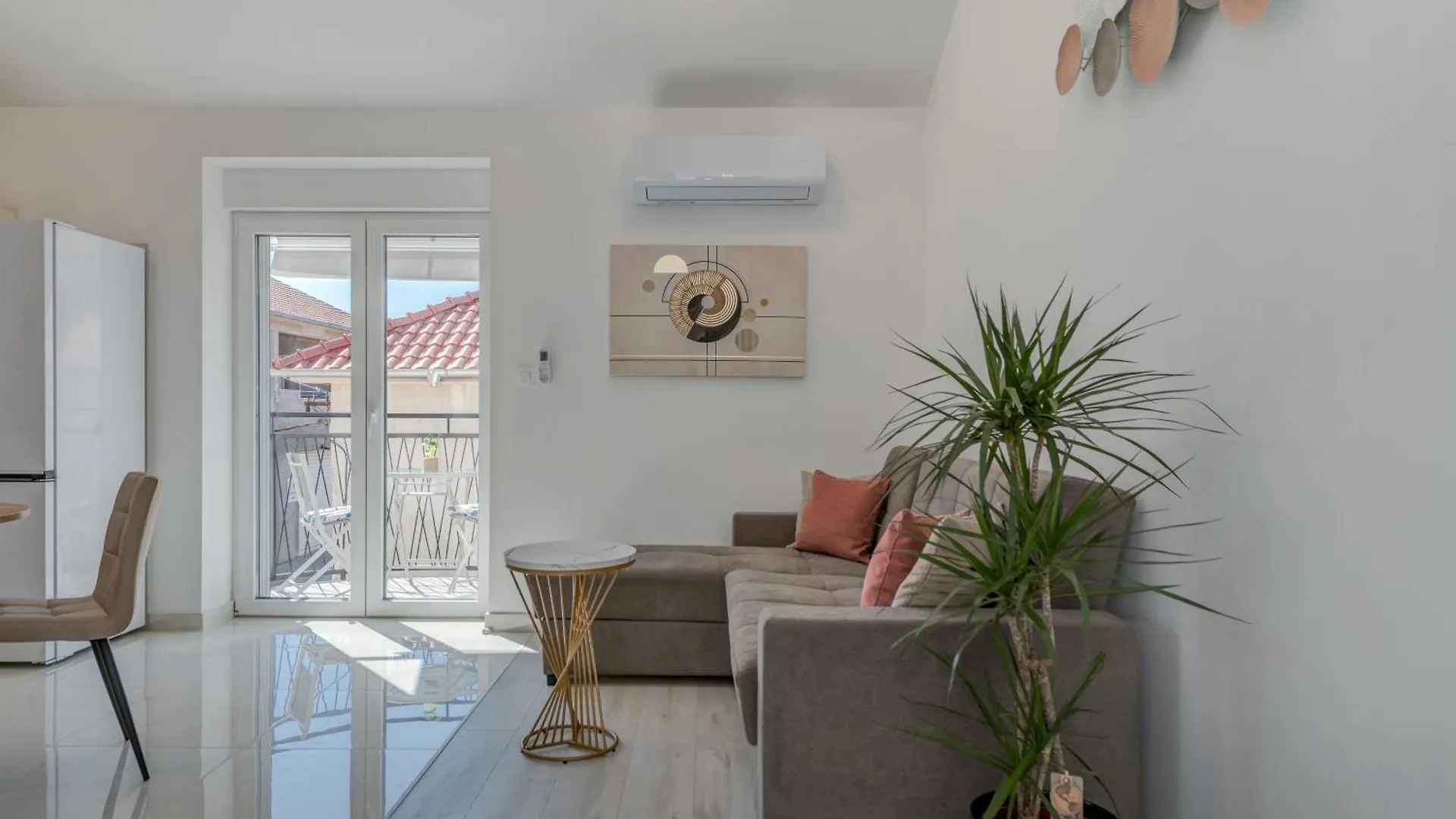 Luxury Central Apartments Evala Τρογκίρ