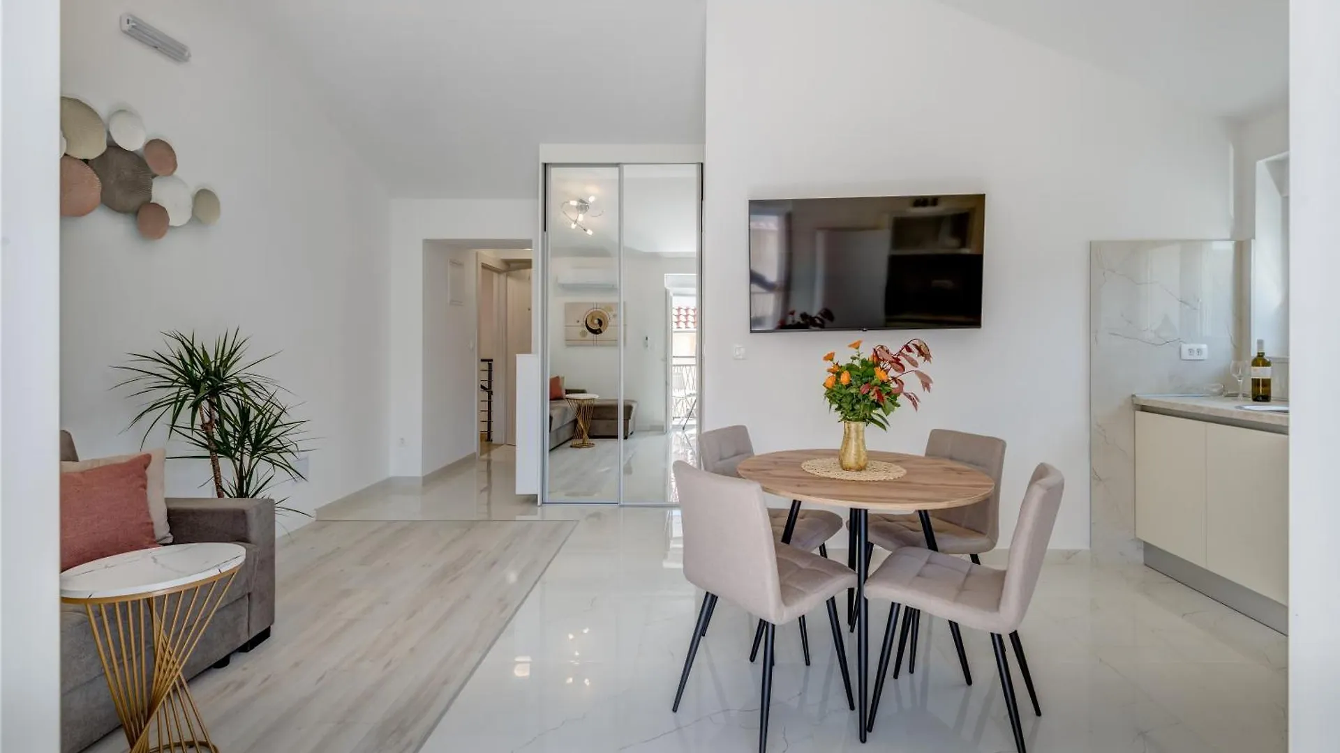 Luxury Central Apartments Evala Τρογκίρ