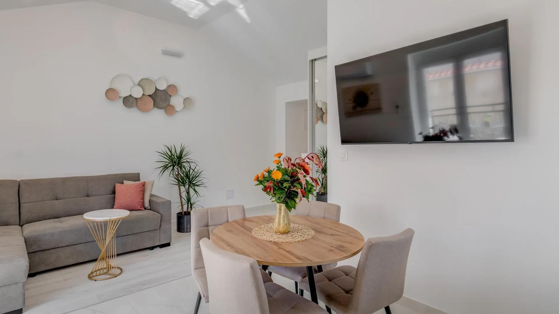 Luxury Central Apartments Evala Τρογκίρ