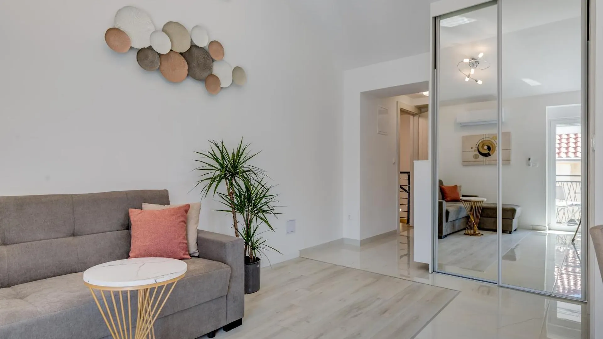 Luxury Central Apartments Evala Τρογκίρ