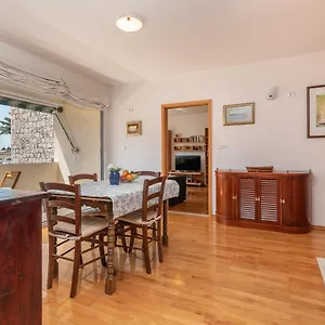 Bruno Apartment